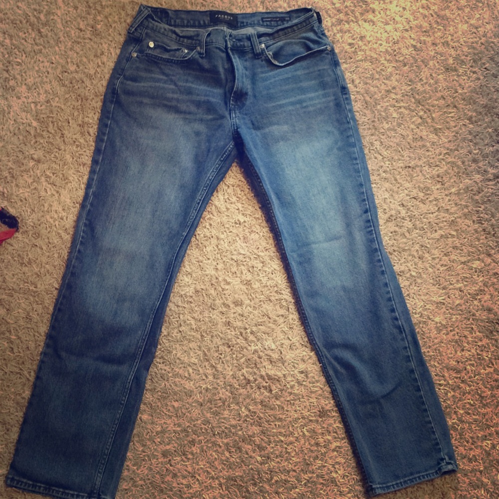 PacSun Straight Leg Medium Wash Blue Jeans